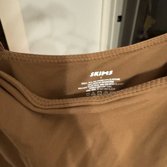 Skims Fits Everybody Cami Bodysuit - Picture 2 of 3